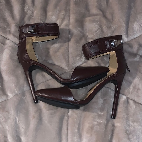 Heels - Picture 2 of 4